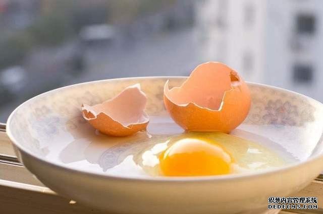早餐吃鸡蛋也能瘦？溏心蛋、煎蛋、蒸蛋多种做法热量排名，要选对